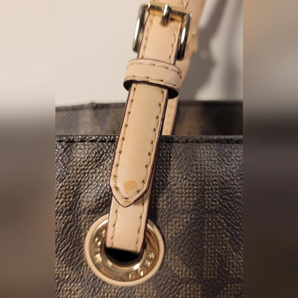 C - Michael Kors Jet Set brown monogram Vegan leather handbag